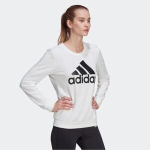 Adidas sweatshirt in white. Size M